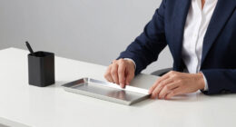 5 Best Minimalist Desk Accessories for Professionals in 2026